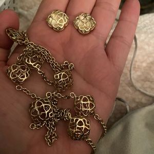 Classic Kendra Scott Earrings. Necklace can be purchase in other listing.